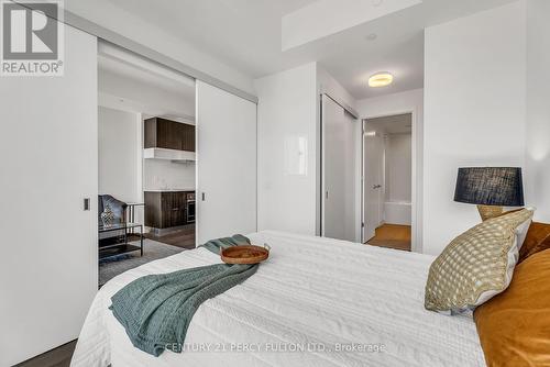 1716 - 8 Hillsdale Avenue E, Toronto, ON - Indoor Photo Showing Bedroom