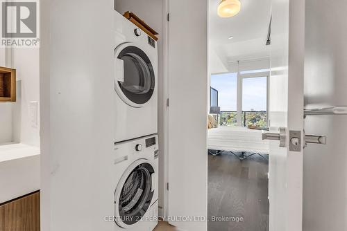 1716 - 8 Hillsdale Avenue E, Toronto (Mount Pleasant West), ON - Indoor Photo Showing Laundry Room