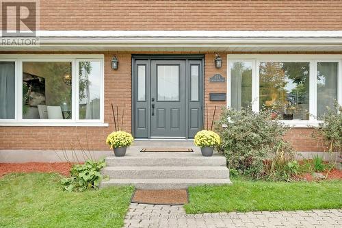 414 Southland Crescent, Oakville, ON - Outdoor