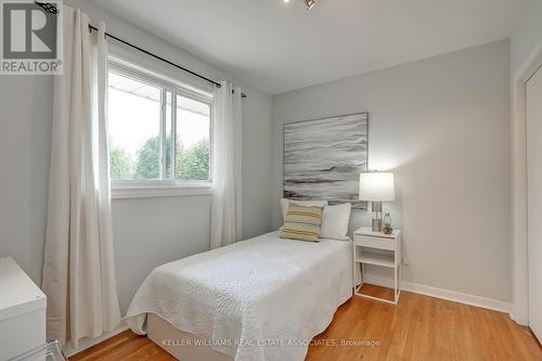 414 Southland Crescent, Oakville, ON - Indoor Photo Showing Bedroom