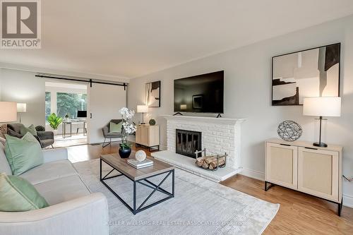 414 Southland Crescent, Oakville, ON - Indoor Photo Showing Living Room With Fireplace