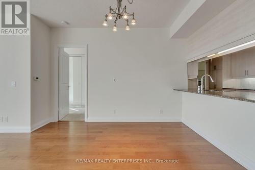 914 - 1055 Southdown Road, Mississauga, ON - Indoor Photo Showing Other Room