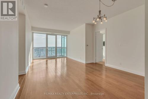 914 - 1055 Southdown Road, Mississauga, ON - Indoor Photo Showing Other Room