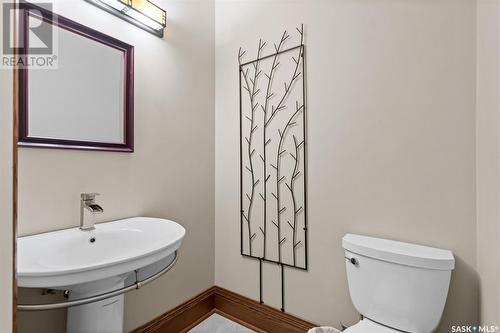 1320 Elliott Street, Saskatoon, SK - Indoor Photo Showing Bathroom