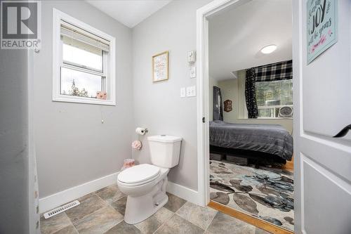 353 Gunter-Ellison Road, Enderby, BC - Indoor Photo Showing Bathroom