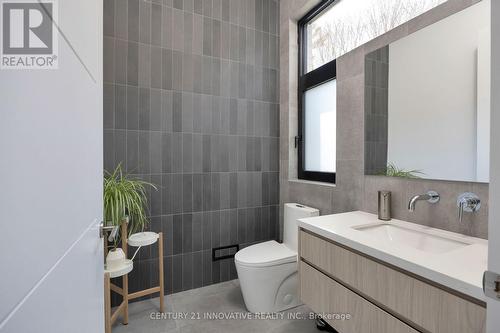 10 Haida Court, Toronto (Highland Creek), ON - Indoor Photo Showing Bathroom