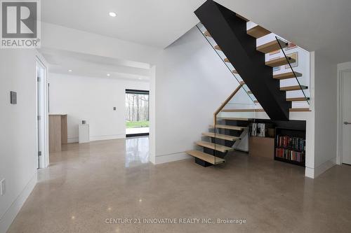 10 Haida Court, Toronto, ON - Indoor Photo Showing Bedroom