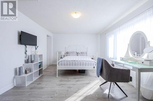 1047 Attersley Drive, Oshawa, ON - Indoor Photo Showing Bedroom