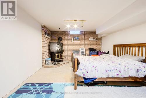 1047 Attersley Drive, Oshawa, ON - Indoor Photo Showing Bedroom