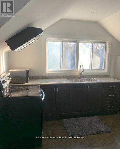 1050 Dunbarton Road, Pickering, ON - Indoor Photo Showing Kitchen