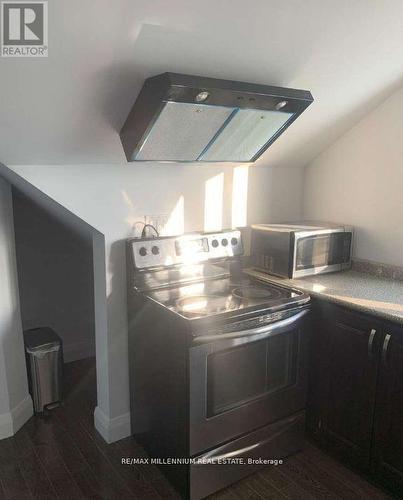 1050 Dunbarton Road, Pickering, ON - Indoor Photo Showing Kitchen