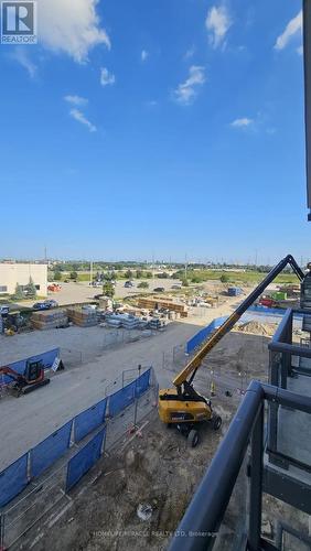 312 - 60 Honeycrisp Crescent, Vaughan, ON - Outdoor With View