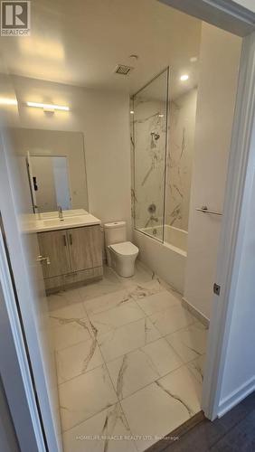 312 - 60 Honeycrisp Crescent, Vaughan, ON - Indoor Photo Showing Bathroom