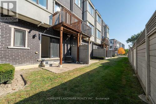 118 Genuine Lane, Richmond Hill, ON - Outdoor