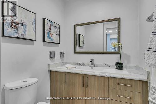 102 Paradelle Crescent, Toronto, ON - Indoor Photo Showing Bathroom