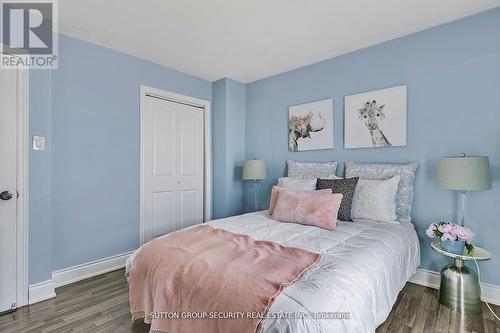 102 Paradelle Crescent, Toronto, ON - Indoor Photo Showing Bedroom