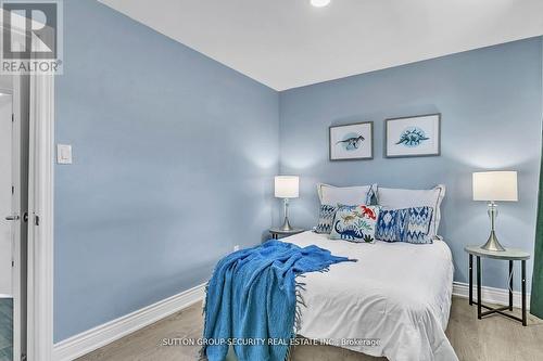 102 Paradelle Crescent, Toronto, ON - Indoor Photo Showing Bedroom