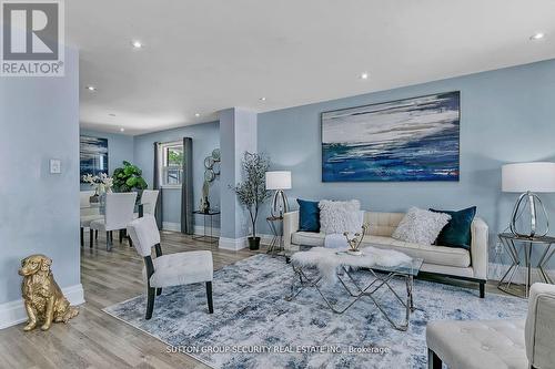 102 Paradelle Crescent, Toronto, ON - Indoor Photo Showing Living Room