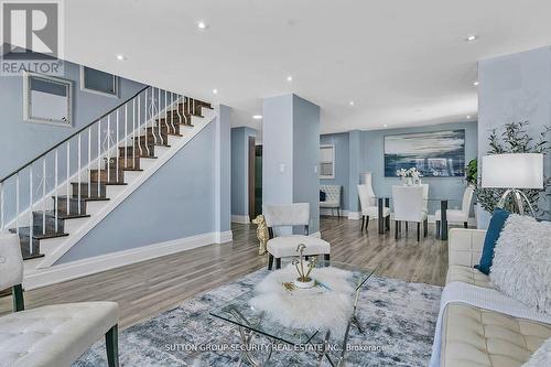 102 Paradelle Crescent, Toronto, ON - Indoor Photo Showing Living Room