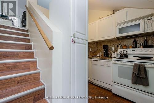 24-26 Temperance Street, Caledon, ON - Indoor Photo Showing Kitchen