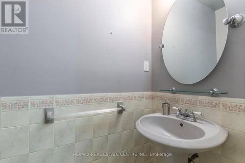 23 - 3125 Pinemeadow Drive, Burlington, ON - Indoor Photo Showing Bathroom