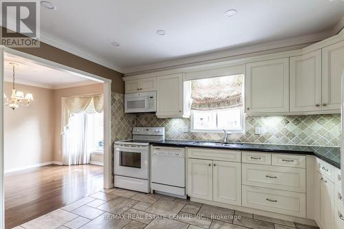 23 - 3125 Pinemeadow Drive, Burlington, ON - Indoor Photo Showing Kitchen With Double Sink