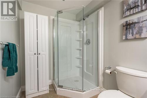 2405 Orchard Road, Burlington, ON - Indoor Photo Showing Bathroom