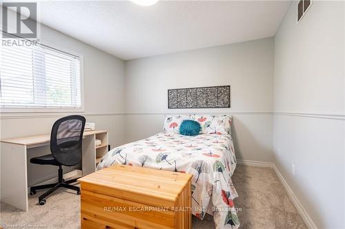 2405 Orchard Road, Burlington, ON - Indoor Photo Showing Bedroom