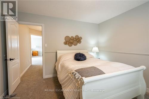 2405 Orchard Road, Burlington, ON - Indoor Photo Showing Bedroom