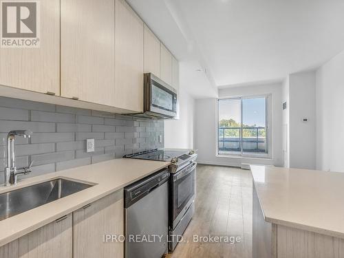 422 - 1401 O'Connor Drive, Toronto, ON - Indoor Photo Showing Kitchen