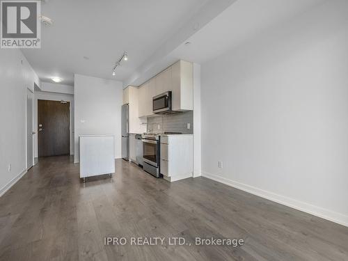 422 - 1401 O'Connor Drive, Toronto, ON - Indoor Photo Showing Kitchen