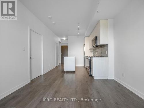 422 - 1401 O'Connor Drive, Toronto, ON - Indoor Photo Showing Kitchen