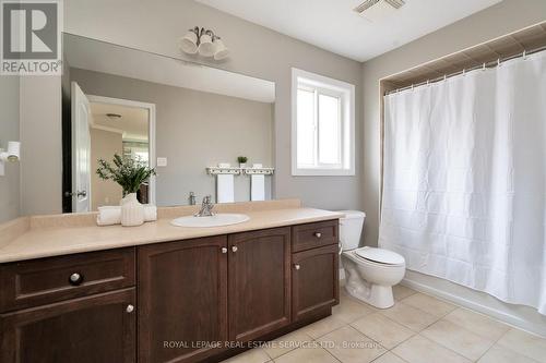 2223 Whistling Springs Crescent, Oakville, ON - Indoor Photo Showing Bathroom