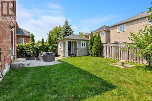 2223 Whistling Springs Crescent, Oakville, ON - Outdoor