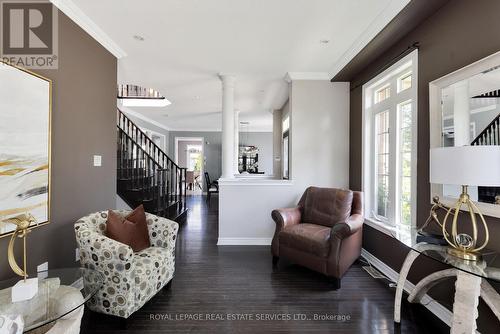 2223 Whistling Springs Crescent, Oakville, ON - Indoor Photo Showing Living Room