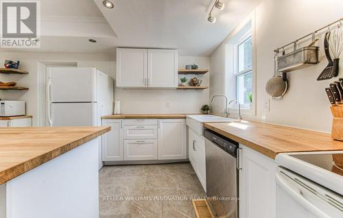 82 Bond Street, Cambridge, ON - Indoor Photo Showing Kitchen