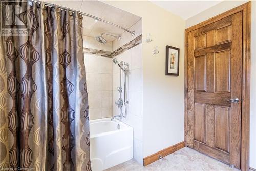 31 Ackland Street, Stoney Creek, ON - Indoor Photo Showing Bathroom