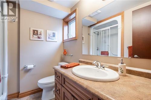 31 Ackland Street, Stoney Creek, ON - Indoor Photo Showing Bathroom