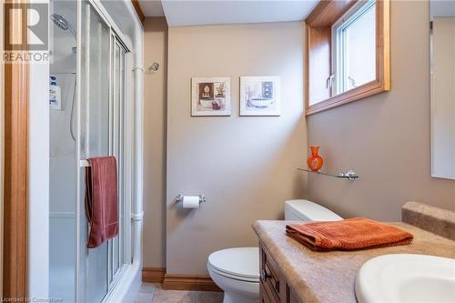 31 Ackland Street, Stoney Creek, ON - Indoor Photo Showing Bathroom