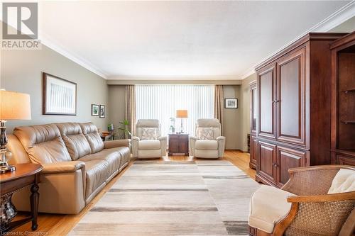 31 Ackland Street, Stoney Creek, ON - Indoor Photo Showing Living Room