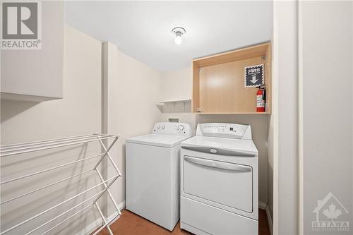 Laundry (Lower Unit B) - 469 Booth Street, Ottawa, ON - Indoor Photo Showing Laundry Room