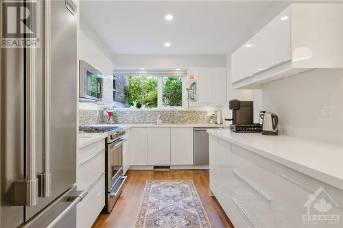 121 Buell Street Unit#70, Ottawa, ON - Indoor Photo Showing Kitchen With Upgraded Kitchen