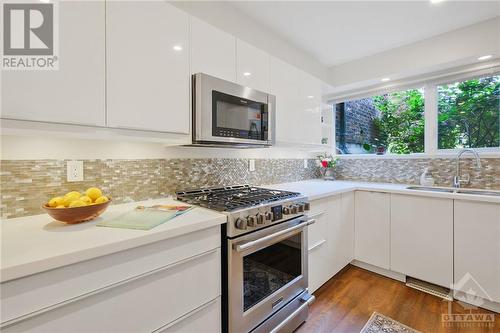 121 Buell Street Unit#70, Ottawa, ON - Indoor Photo Showing Kitchen With Upgraded Kitchen