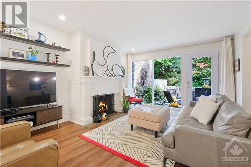 121 Buell Street Unit#70, Ottawa, ON - Indoor Photo Showing Living Room With Fireplace