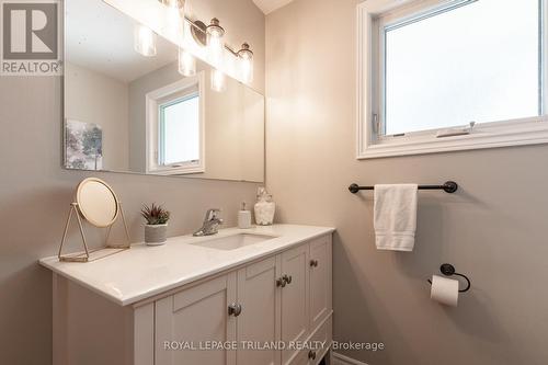 14 Glenburnie Crescent, London, ON - Indoor Photo Showing Bathroom