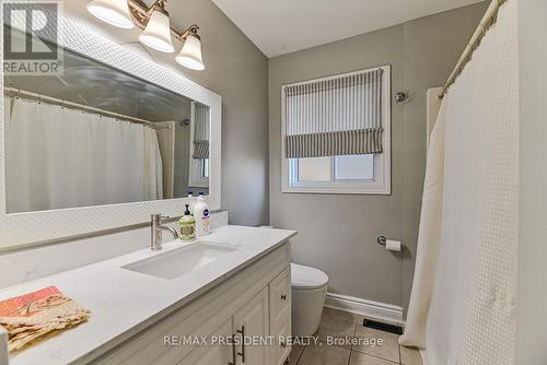 112 Browning Trail, Barrie, ON - Indoor Photo Showing Bathroom