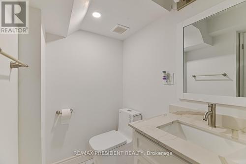 112 Browning Trail, Barrie, ON - Indoor Photo Showing Bathroom