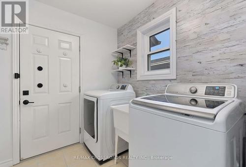 53 Priscilla'S Place, Barrie, ON - Indoor Photo Showing Laundry Room