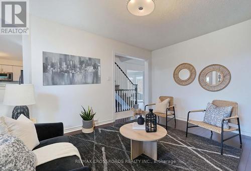 53 Priscilla'S Place, Barrie, ON - Indoor Photo Showing Living Room