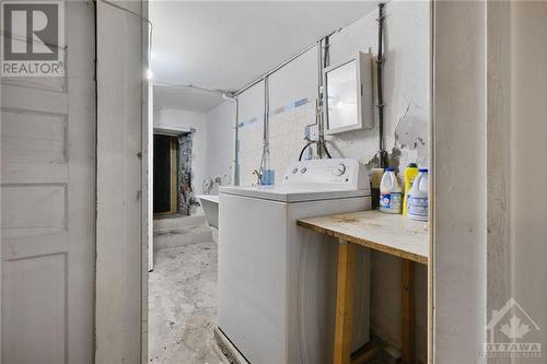 74 Preston Street, Ottawa, ON - Indoor Photo Showing Laundry Room